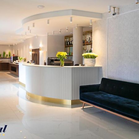 Hotel Mistral Marki  Exteriér fotografie