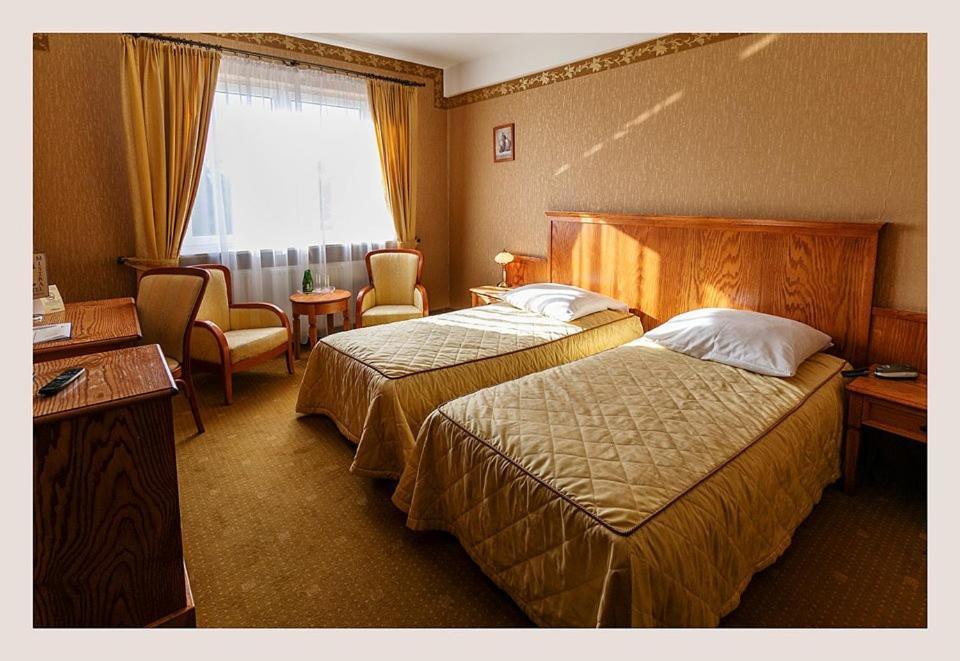 Hotel Mistral Marki  Exteriér fotografie