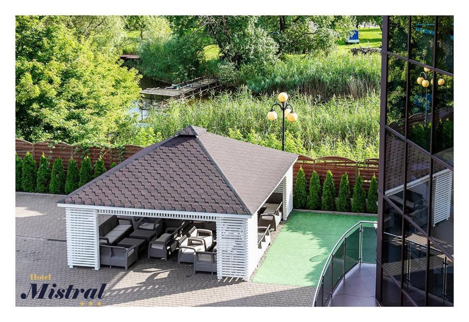 Hotel Mistral Marki  Exteriér fotografie