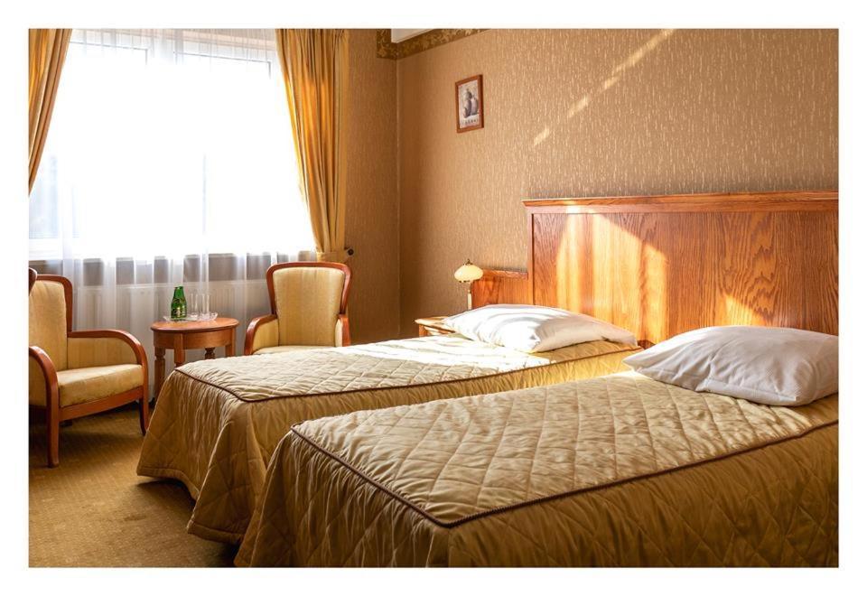 Hotel Mistral Marki  Exteriér fotografie